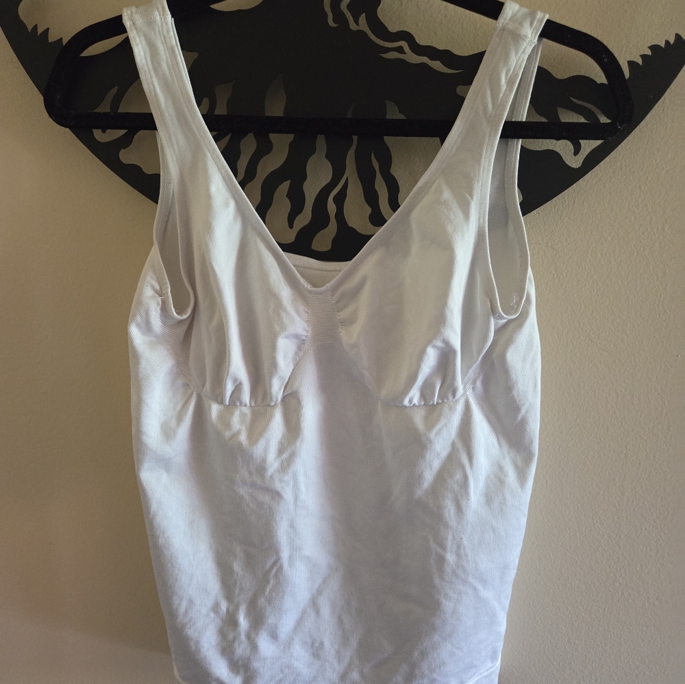 Elegant White Sleeveless Blouse